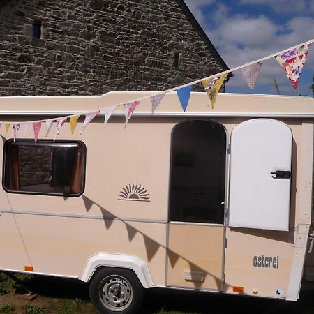 Bretagne Chambre D'Hotes Suite 53M2 Et Caravane Vintage Avec Cuisine Et Salle De Bains Privees Brittany B&B 53M2 Suite And Vintage Caravan Glamping With Private Kitchen And Bathroom Pleumeur-Gautier Екстер'єр фото