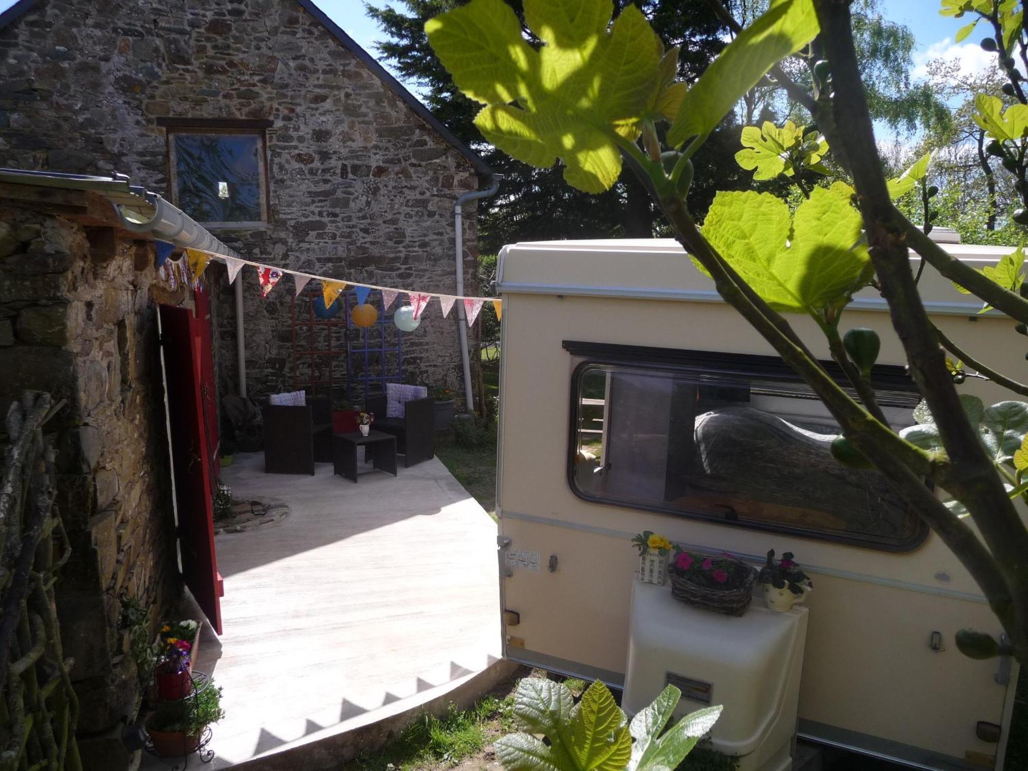 Bretagne Chambre D'Hotes Suite 53M2 Et Caravane Vintage Avec Cuisine Et Salle De Bains Privees Brittany B&B 53M2 Suite And Vintage Caravan Glamping With Private Kitchen And Bathroom Pleumeur-Gautier Екстер'єр фото